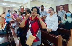 Christians from different nations worship together in ICF
